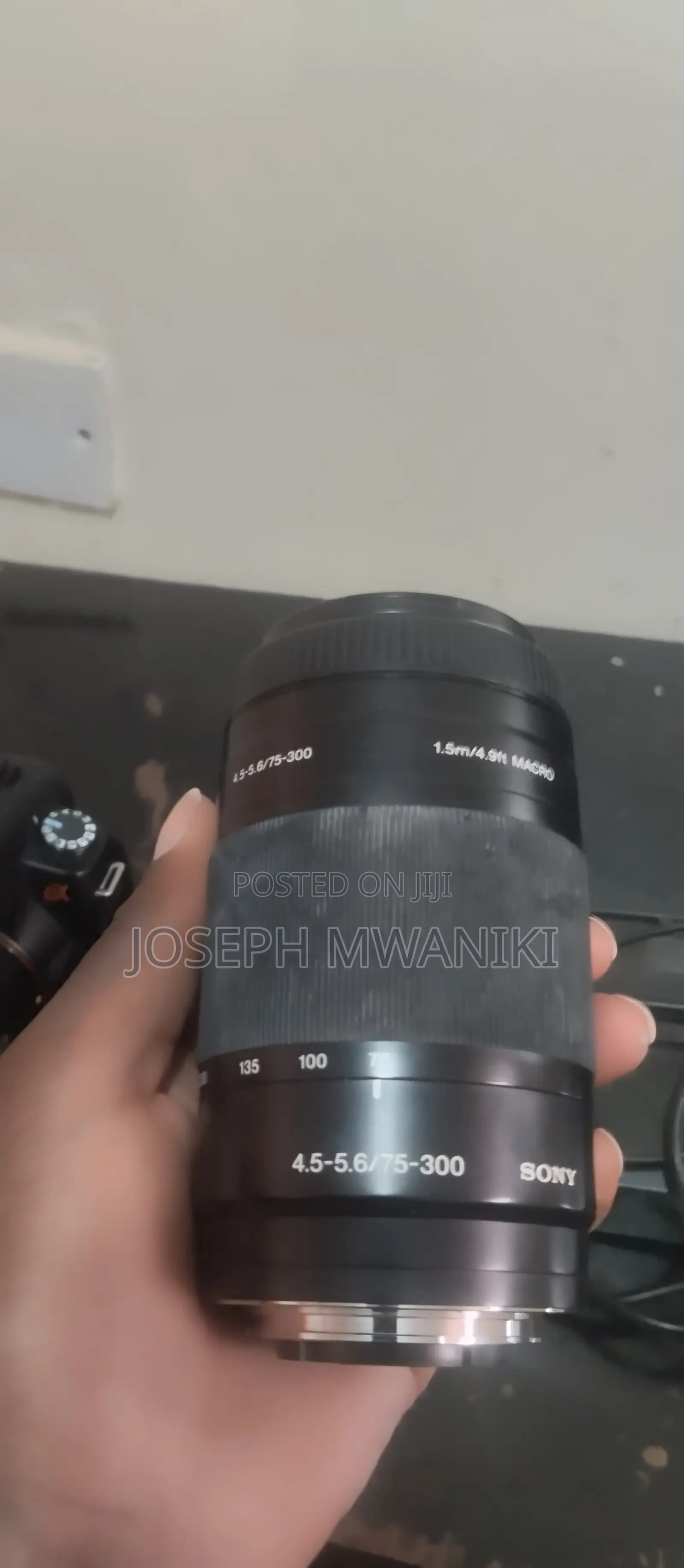 Sony Alpha A200 (DSLR-A200)