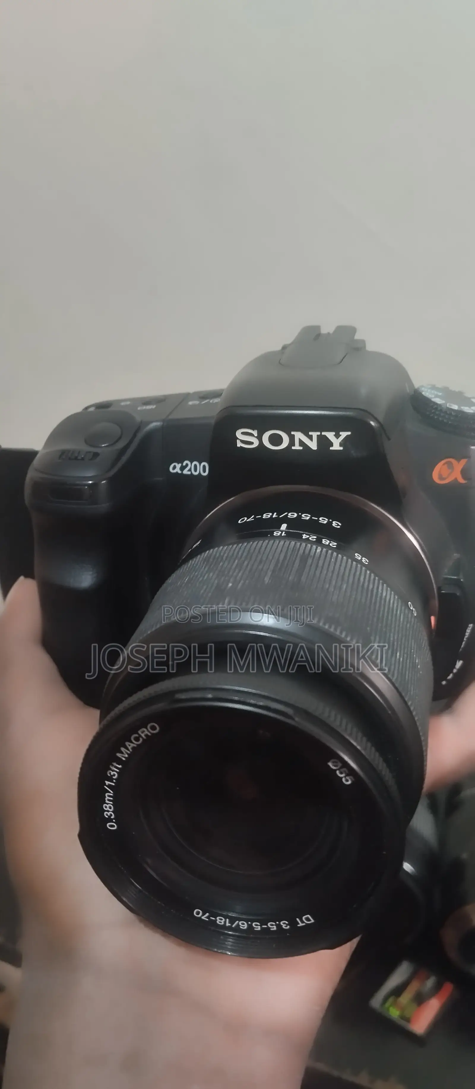 Sony Alpha A200 (DSLR-A200)