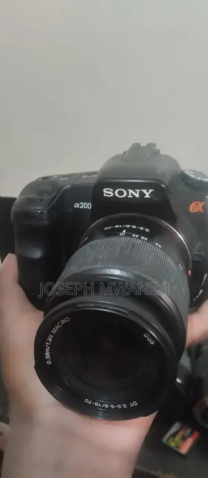 Sony Alpha A200 (DSLR-A200)