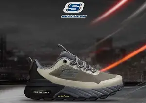 Skechers Max Protect Sneakers