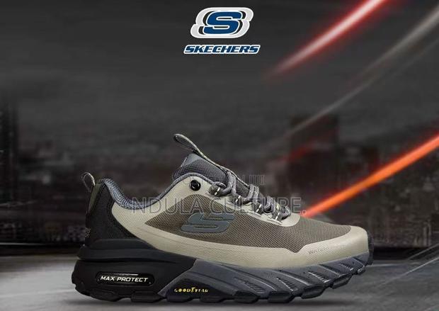 Skechers Max Protect Sneakers - thumbnail 3