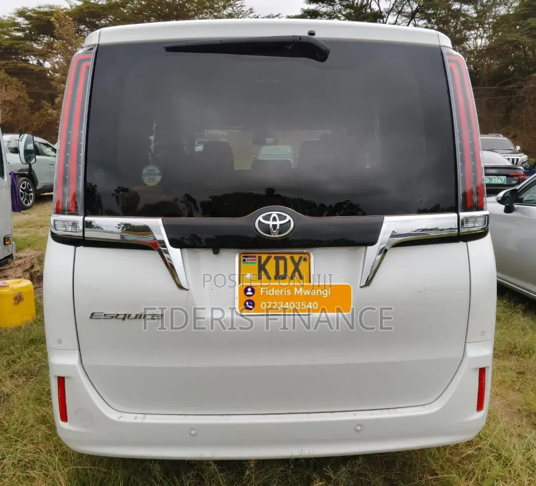 Toyota Esquire 2019 White