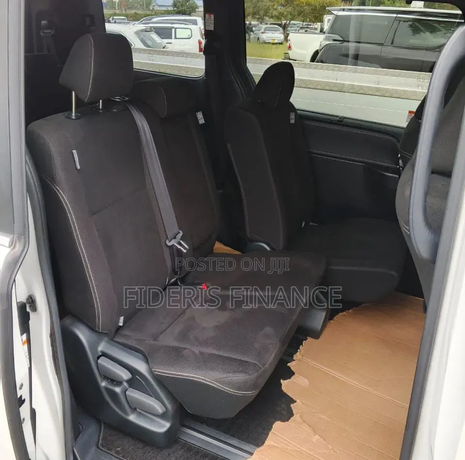 Toyota Esquire 2019 White