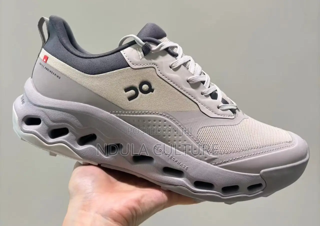 On Cloud Cloudstride Performance Sneakers