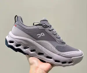 On Cloud Cloudstride Performance Sneakers