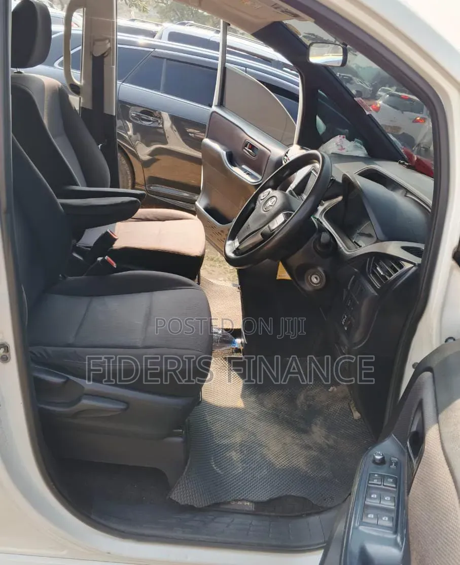 Toyota Voxy 2016 White