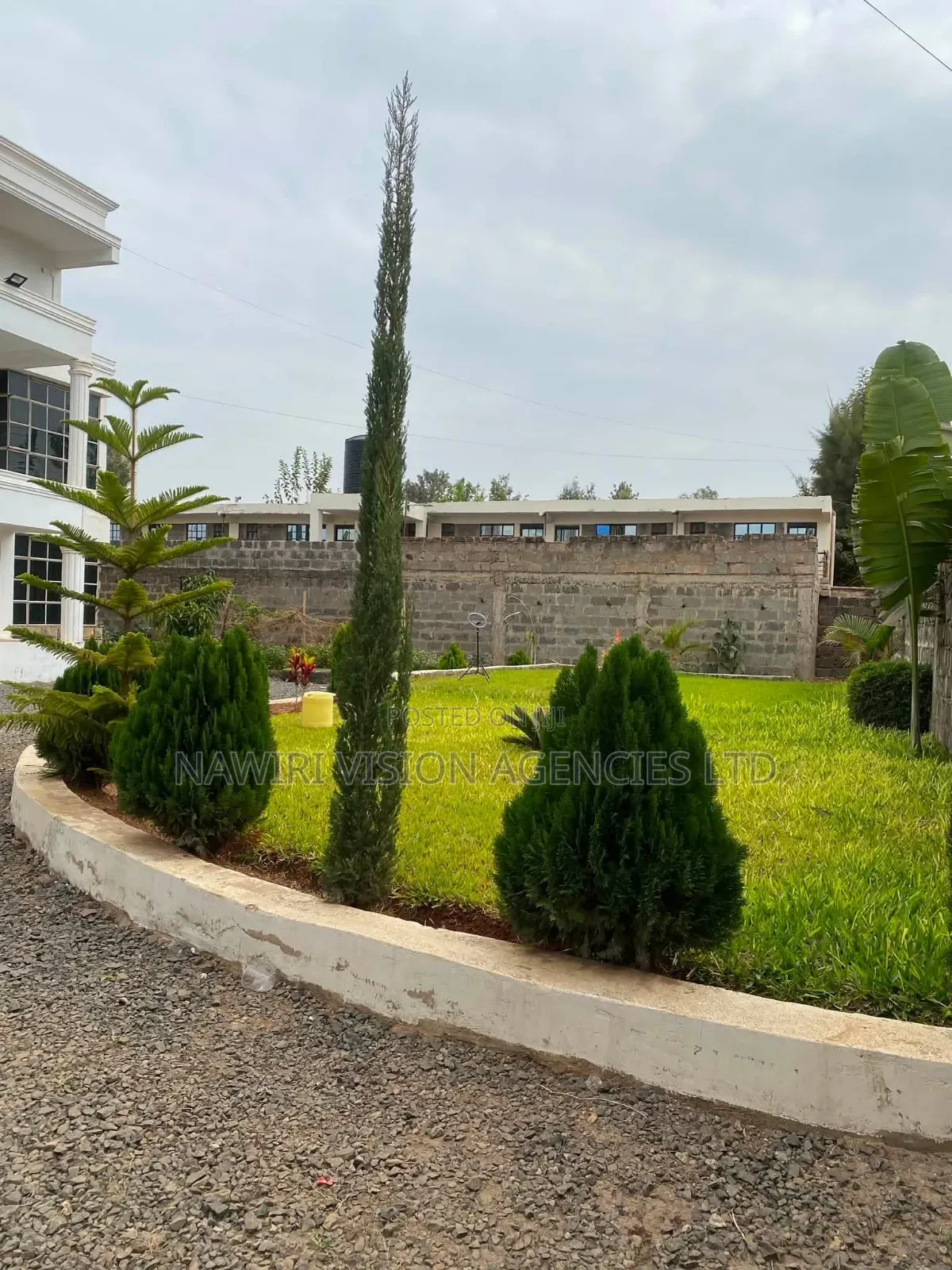 5bdrm Mansion in Block 10, Ruai for rent