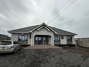 4bdrm House in Mzee Wanyama for sale