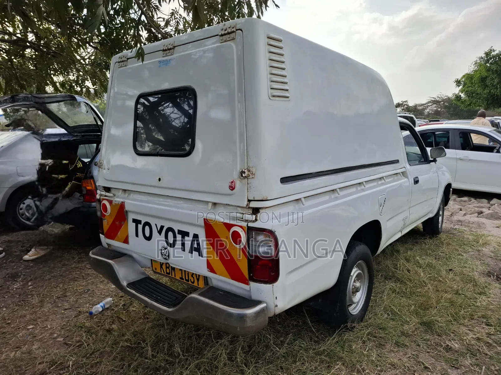 Toyota Hilux 2004 White