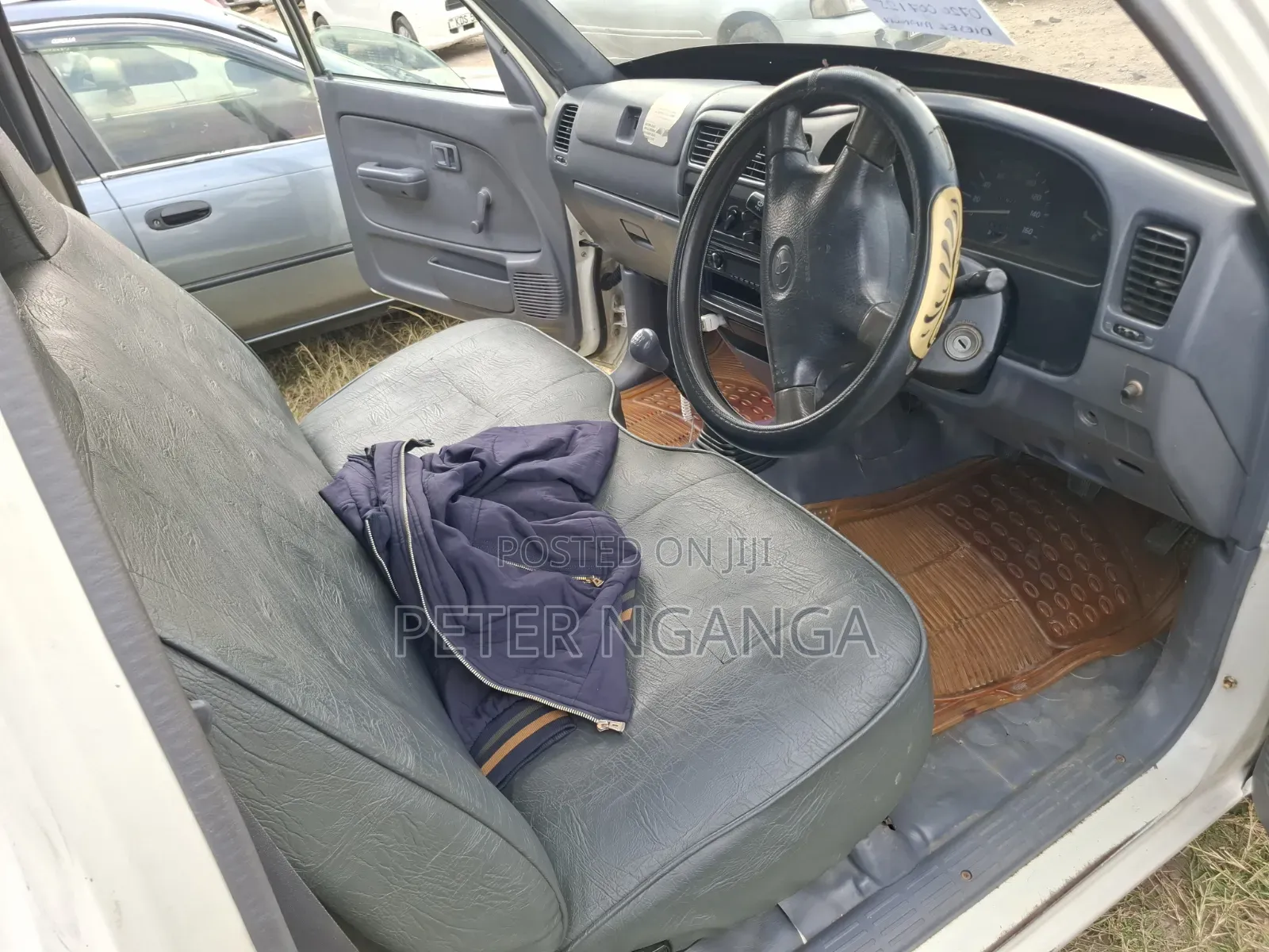 Toyota Hilux 2004 White