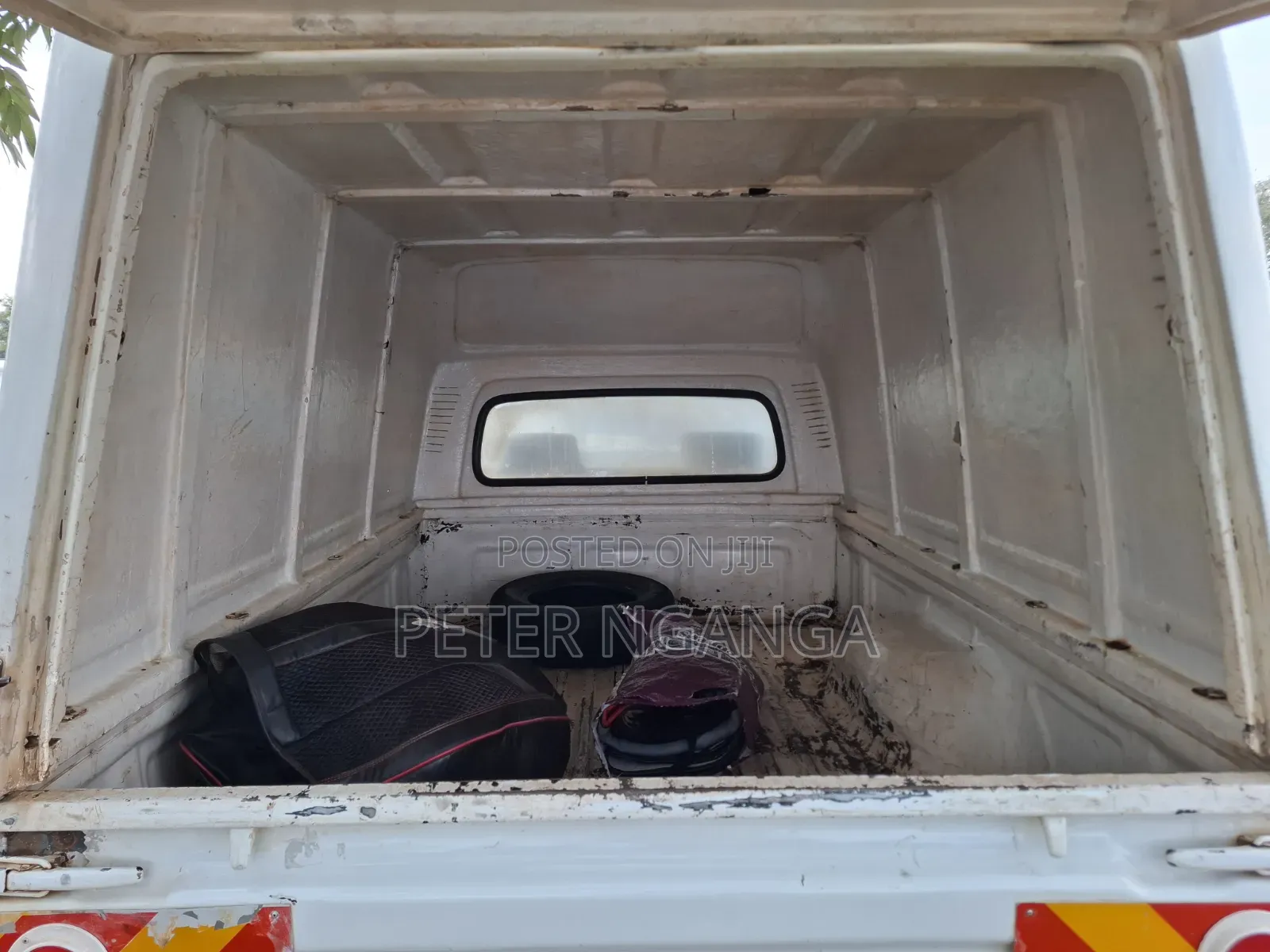Toyota Hilux 2004 White