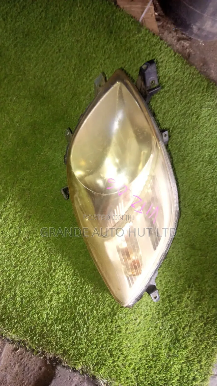 Toyota Vitz 06 Headlights