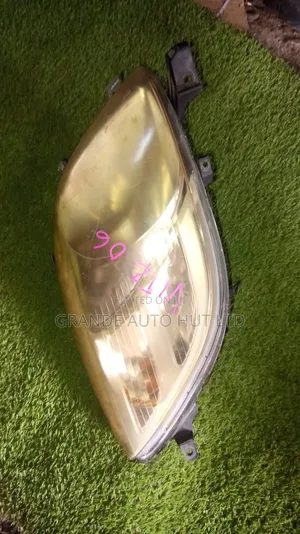 Toyota Vitz 06 Headlights