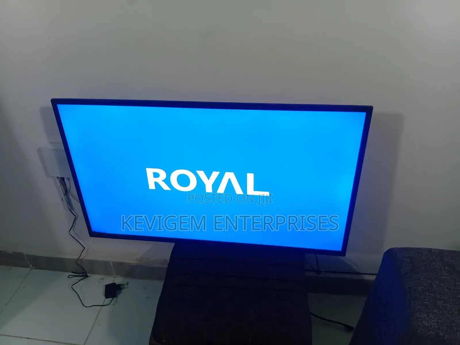 TV 40 Inch Royal