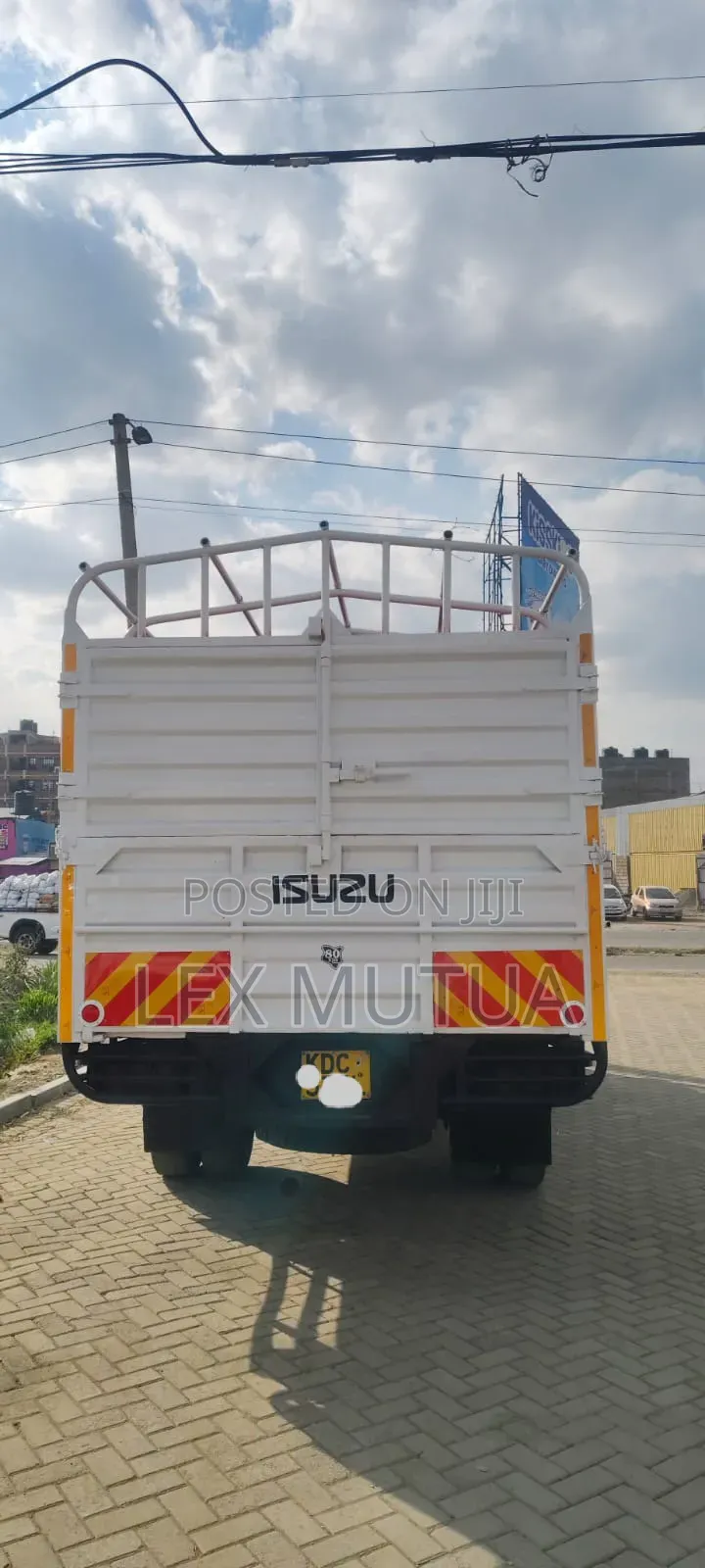 Isuzu NQR Truck