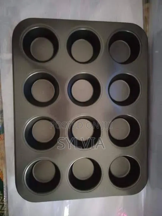 13 Holes Cake Mould