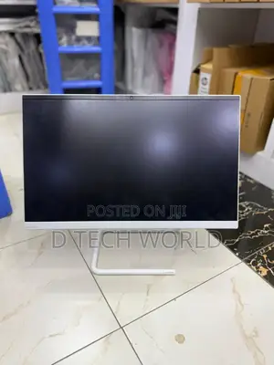 Desktop Computer Lenovo 8GB Intel Core i5 SSD 256GB