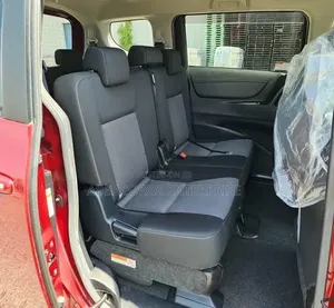 Toyota Sienta 2019
