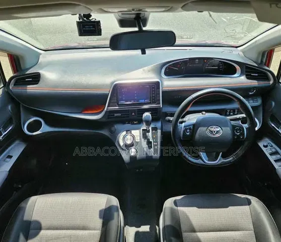 Toyota Sienta 2019