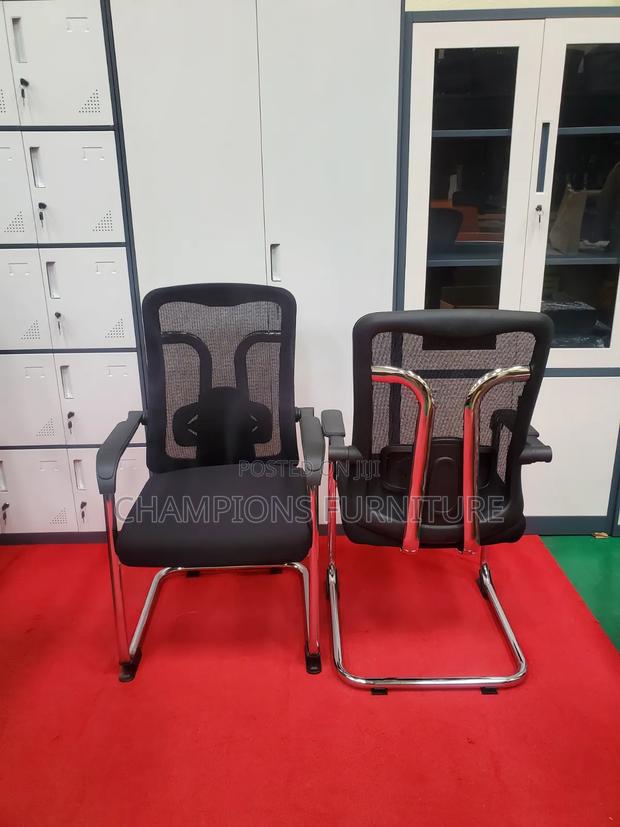 Ergonomic Visitor's/Office Chair - thumbnail 2