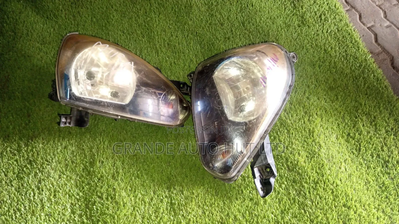 Daihatsu Mira Headlights