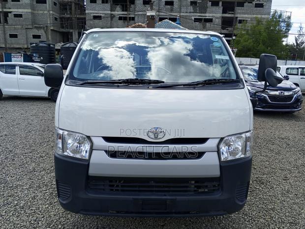 Toyota HiAce 2019 White - thumbnail 2