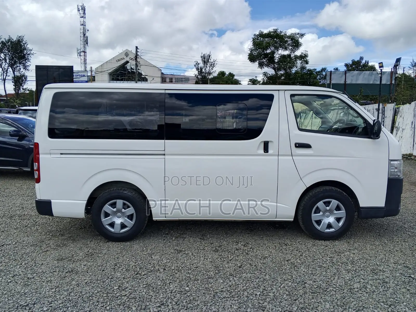 Toyota HiAce 2019 White