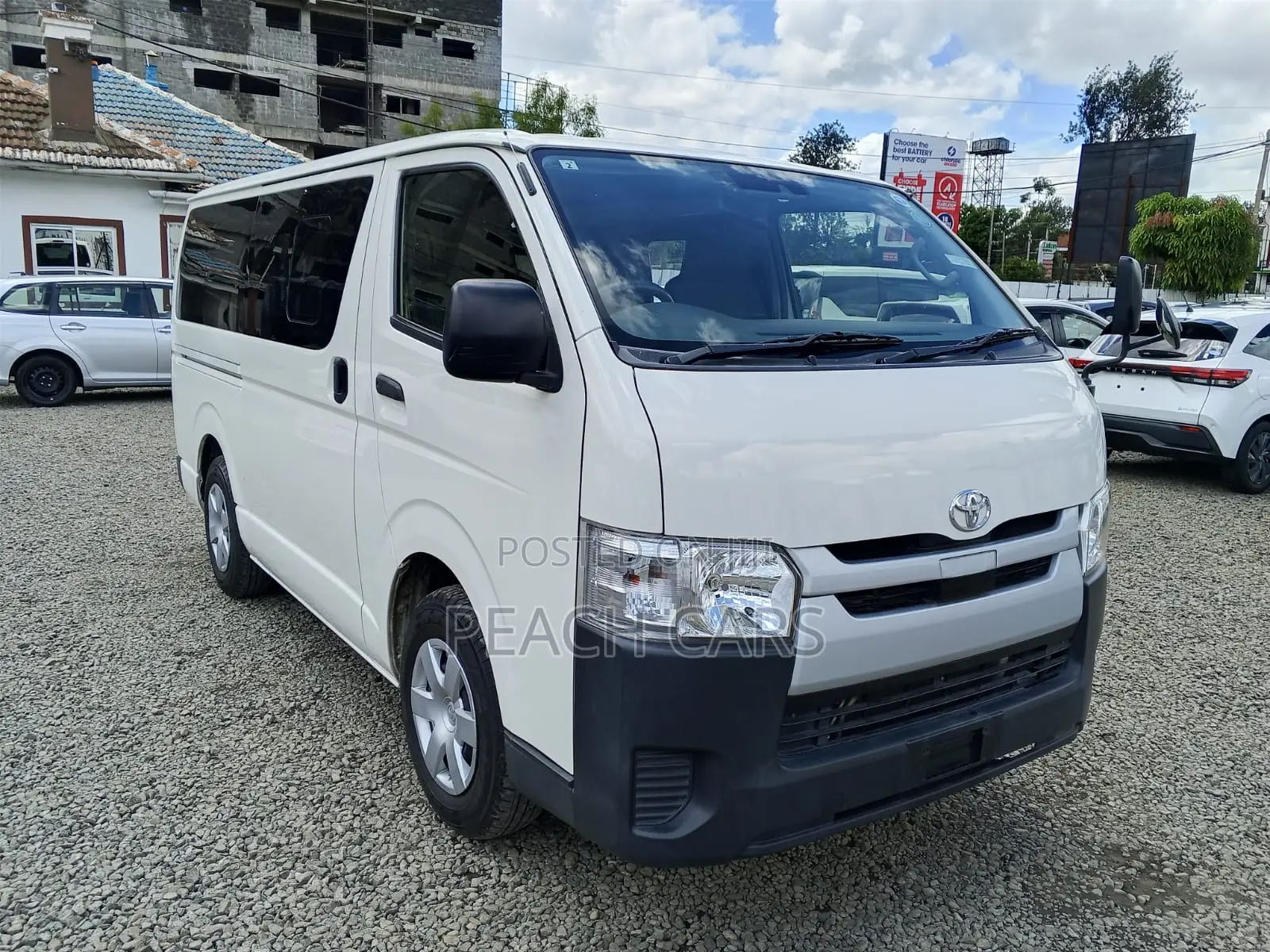 Toyota HiAce 2019 White
