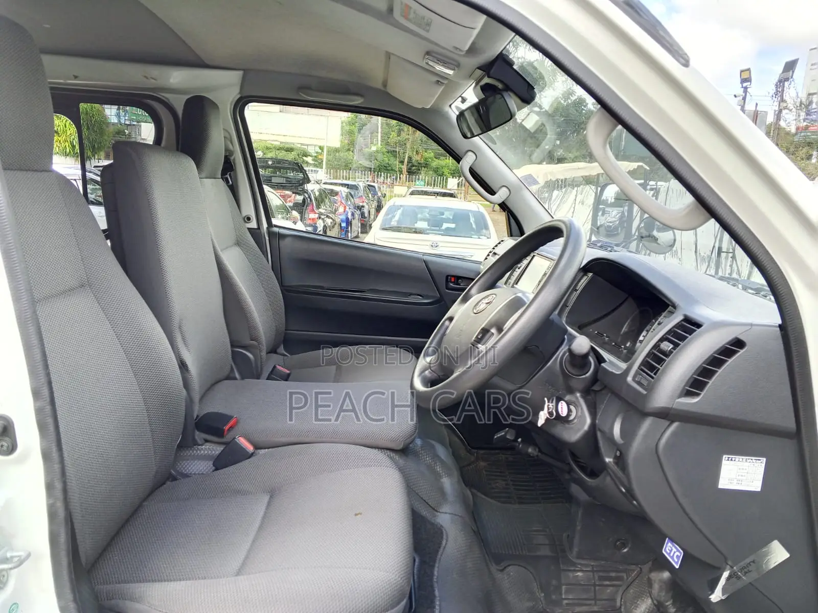 Toyota HiAce 2019 White