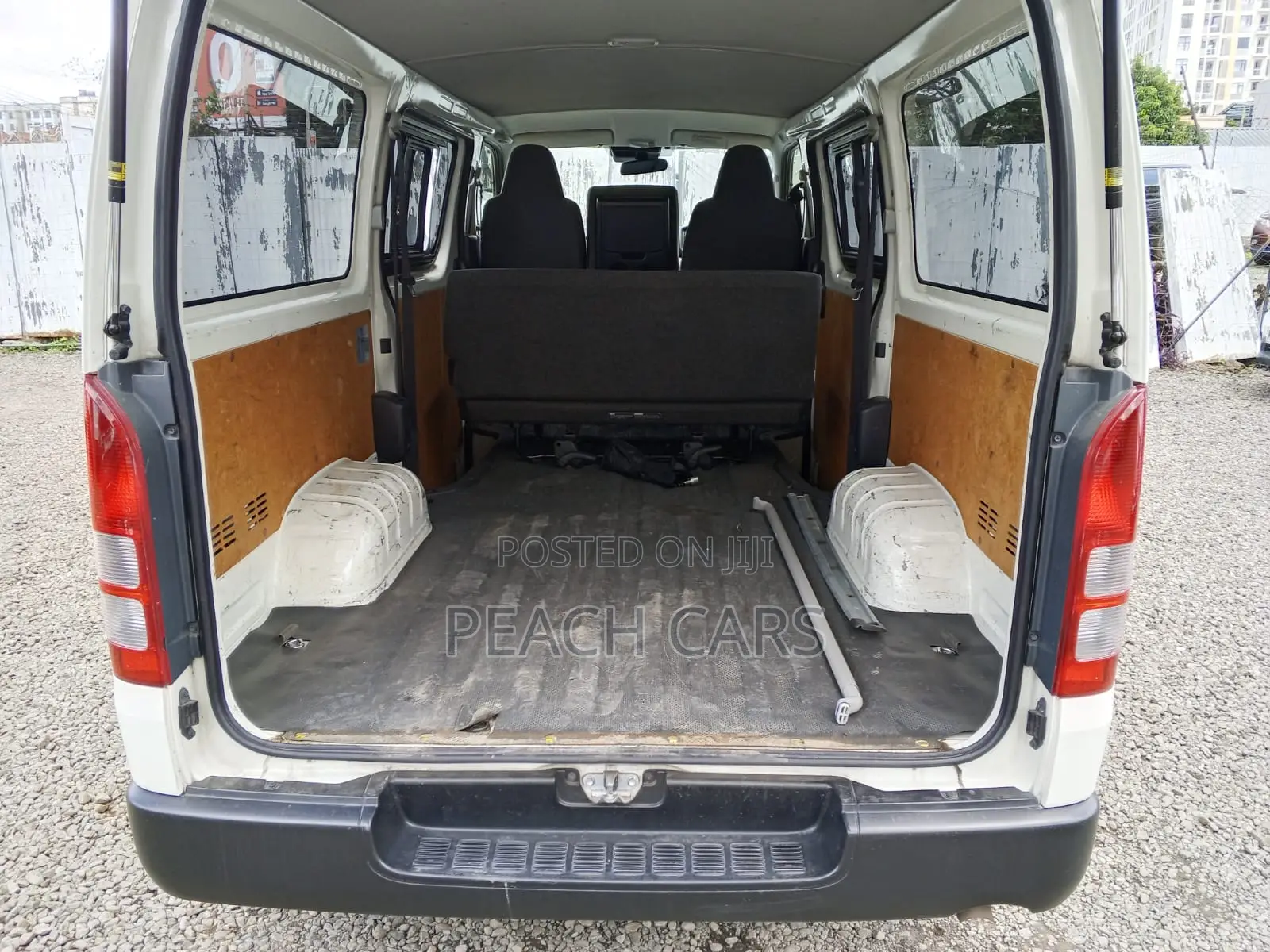 Toyota HiAce 2019 White