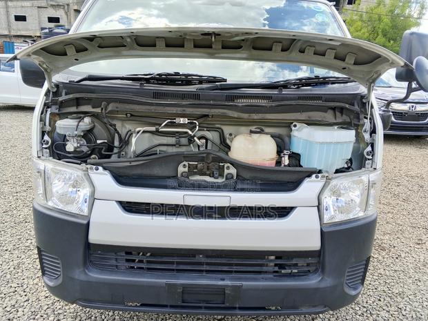 Toyota HiAce 2019 White - thumbnail 16