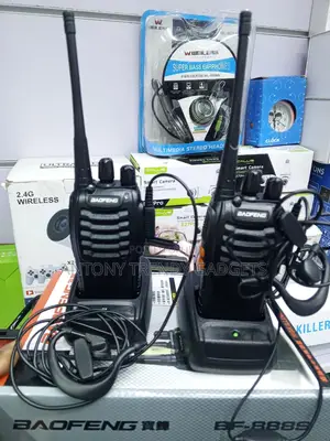 Baofeng BF-888S UHF Walkie Talkie With Belt Clip Charger