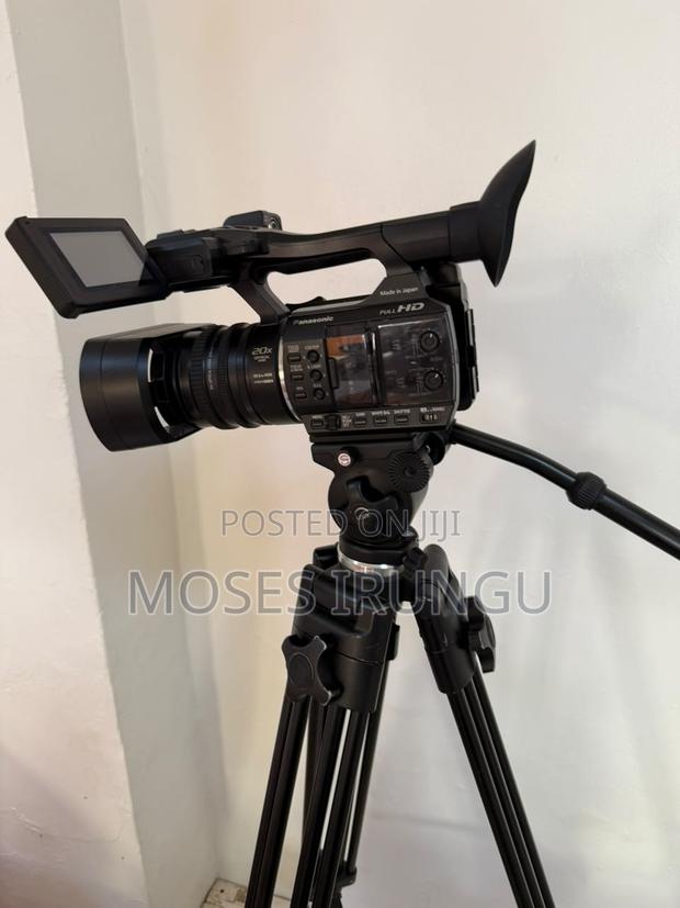Panasonic AG-AC30 - main view