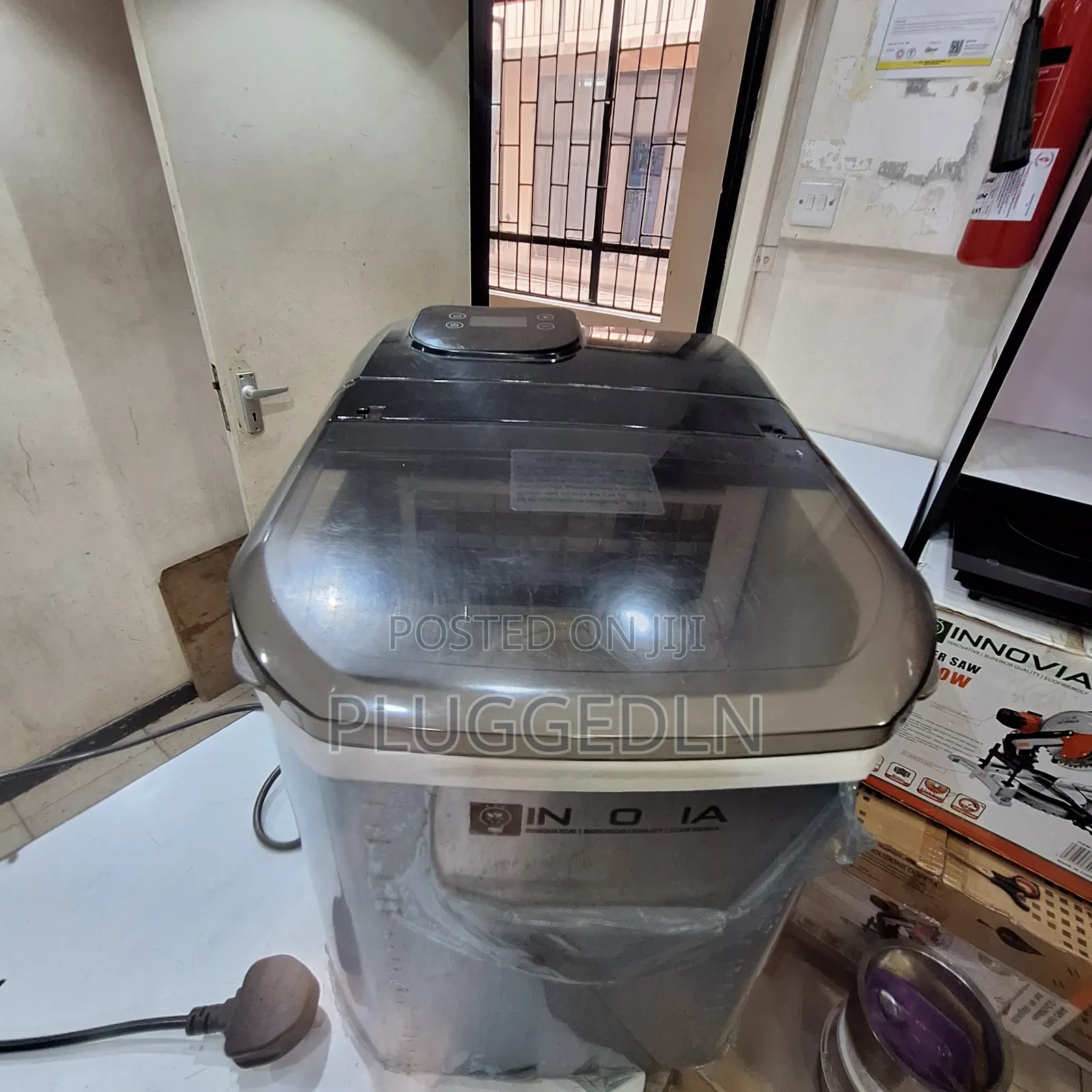 Innovia 25kg/24h Ice Cube Maker,