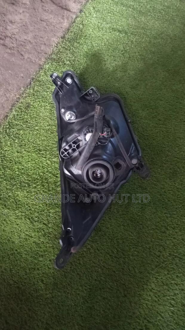 Toyota RACTIS 2013 HEADLIGHT - thumbnail 3