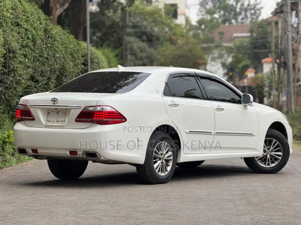 Toyota Crown 2012 White