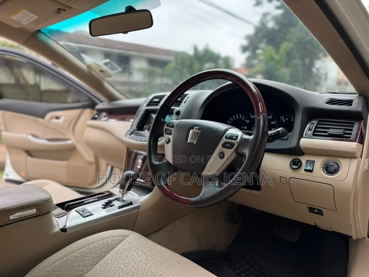 Toyota Crown 2012 White
