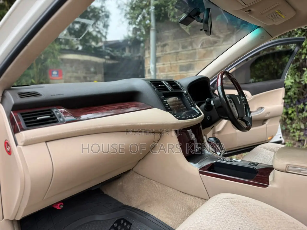 Toyota Crown 2012 White