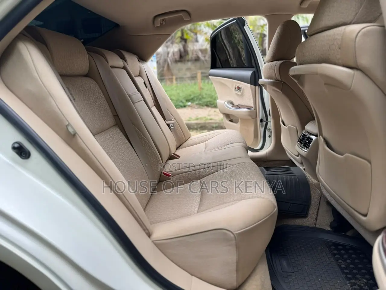 Toyota Crown 2012 White