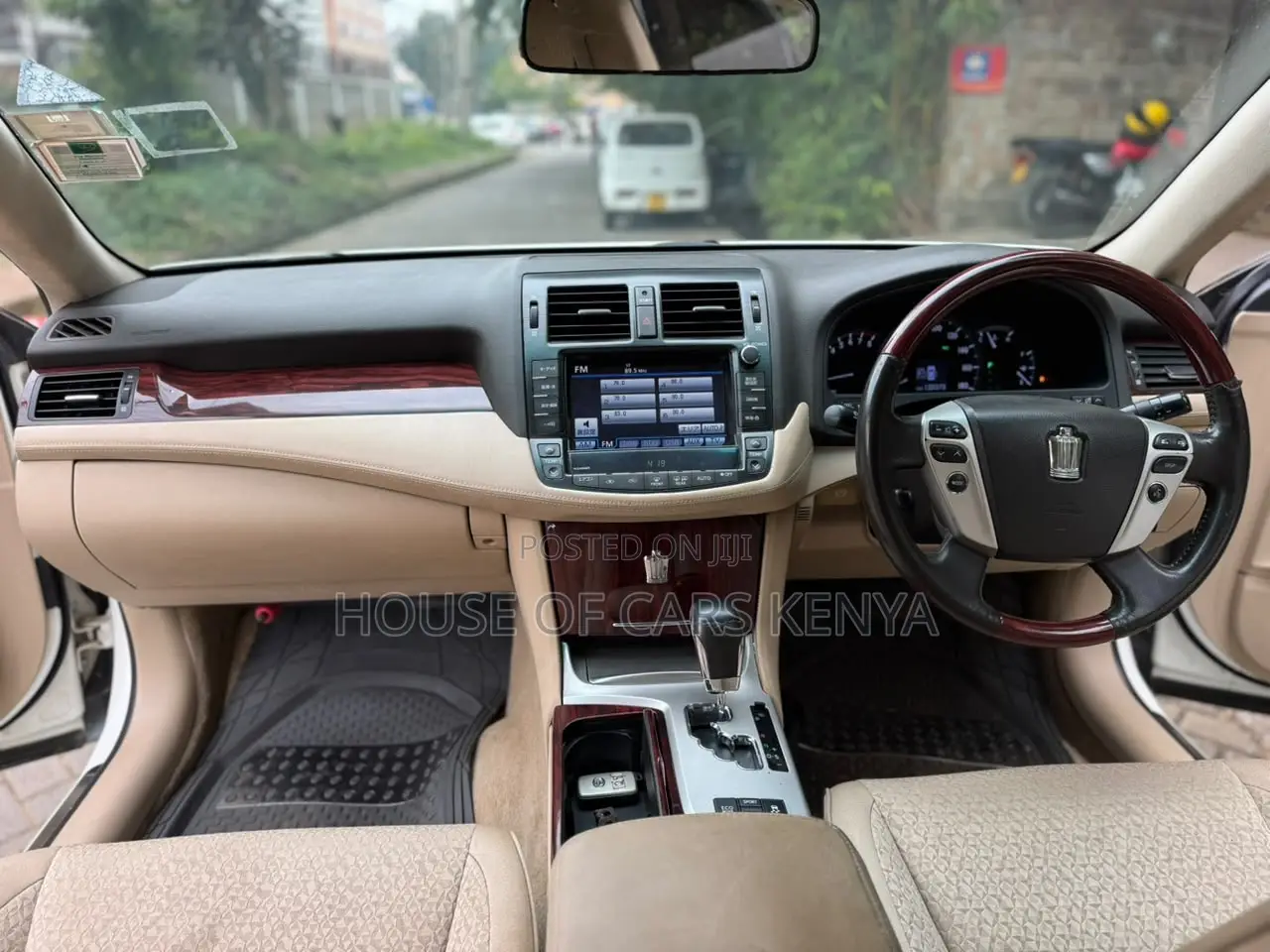 Toyota Crown 2012 White