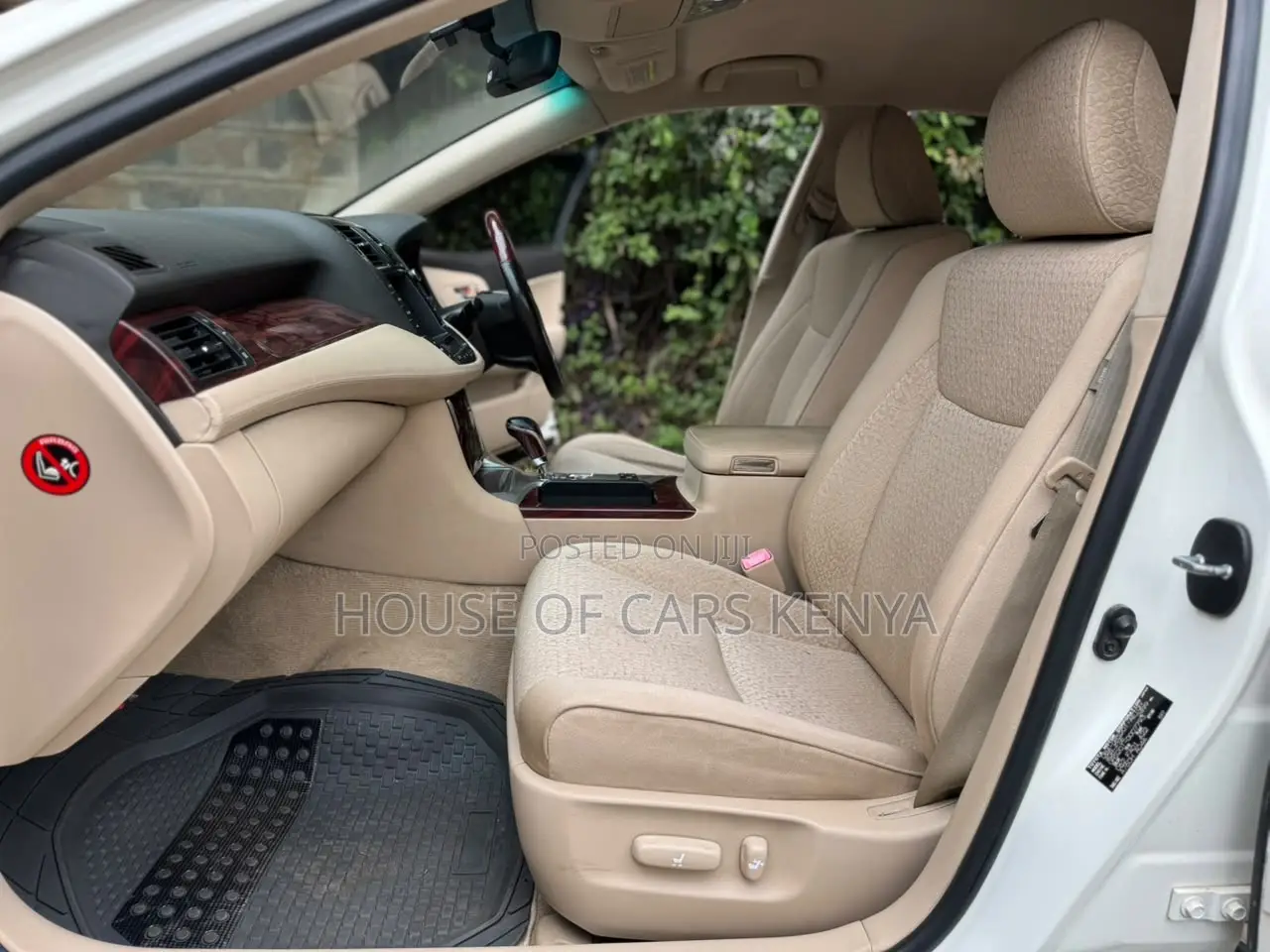 Toyota Crown 2012 White