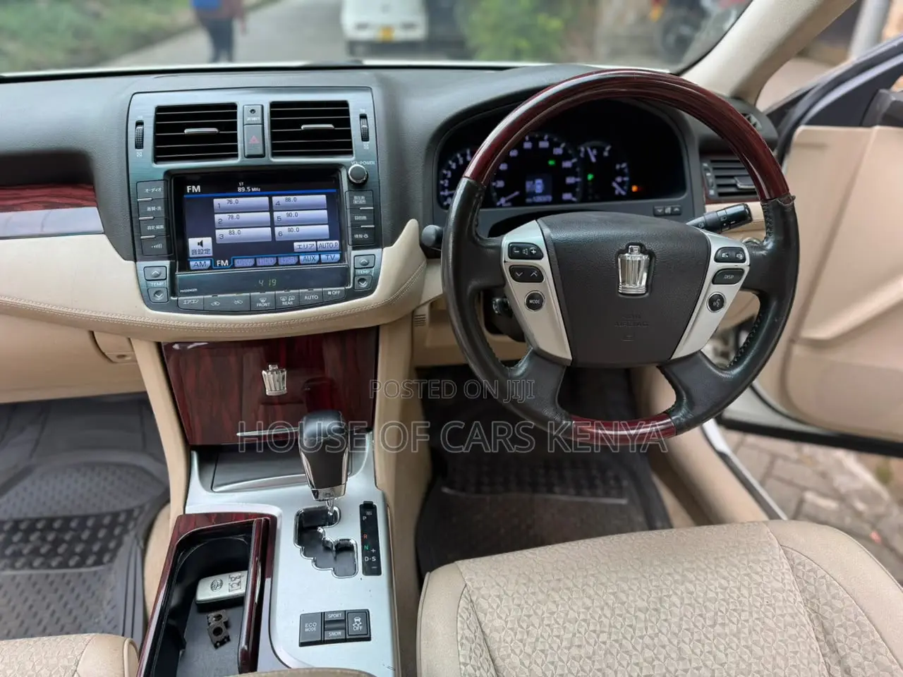 Toyota Crown 2012 White