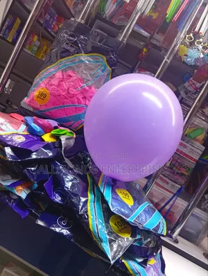 A Packet of 100 Pieces Balloons