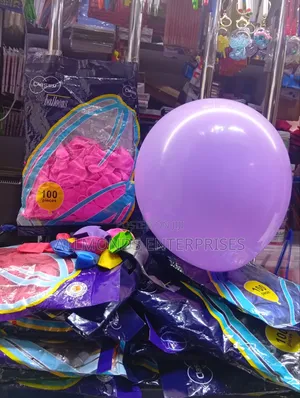 A Packet of 100 Pieces Balloons