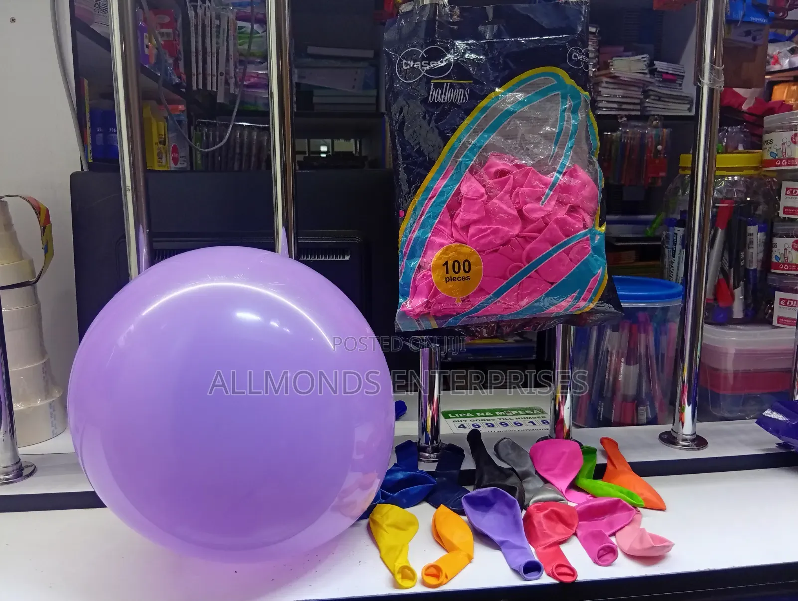 A Packet of 100 Pieces Balloons