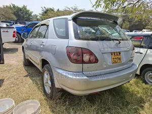 Toyota Harrier 2000 Silver