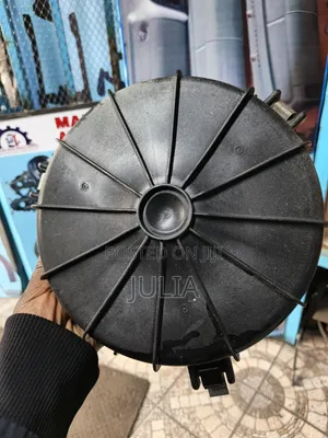 Isuzu NQR 700p Air Clearner Lid
