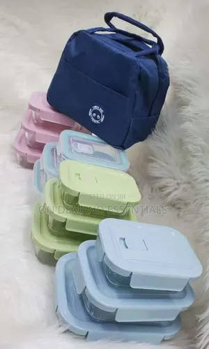 3pc High Borosilicate Food Containers.
Plus Insulated Lunch Bag