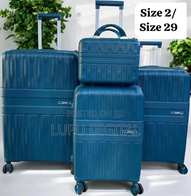 In 1 Luxurious Unbreakable Suitcase - thumbnail 4