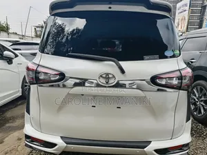 Toyota Sienta 2019 Pearl